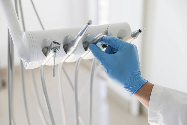 Professional Dental Crowns And Bridges technician working in Elk Grove Village, IL